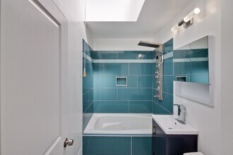 289 Bridgeview Dr in San Francisco, CA - Building Photo - Building Photo