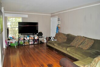 1157 Garraty in Terrell Hills, TX - Building Photo - Building Photo