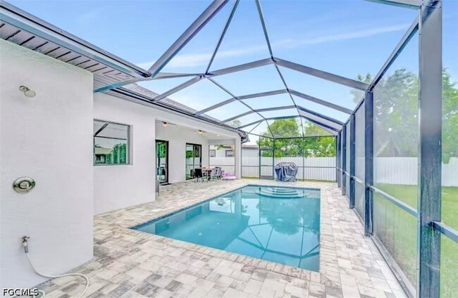 3222 SW Santa Barbara Pl in Cape Coral, FL - Building Photo - Building Photo