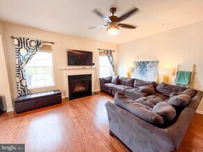 221 Sills Ln in Downingtown, PA - Building Photo - Building Photo