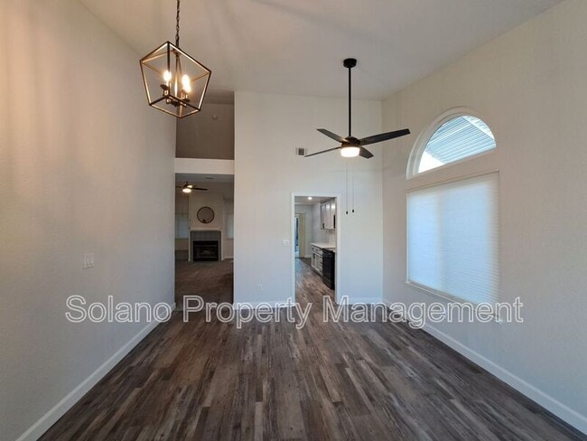 357 Shannon Dr in Vacaville, CA - Building Photo - Building Photo