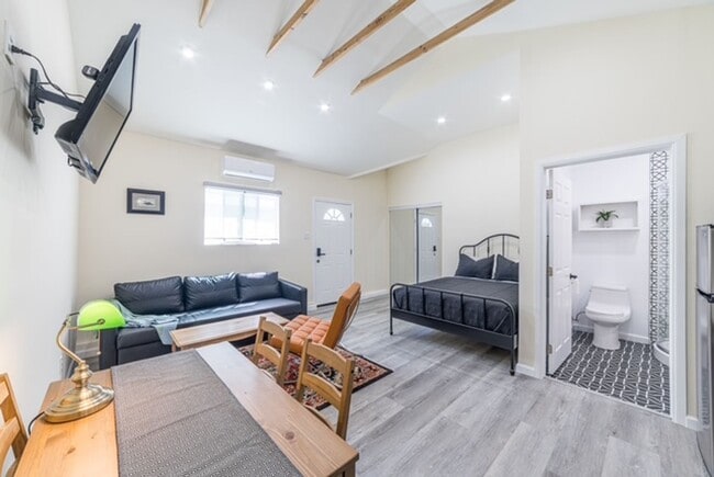 property at 10527 Bianca Ave