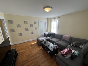 639 Somerville Ave, Unit 2 in Somerville, MA - Foto de edificio - Building Photo