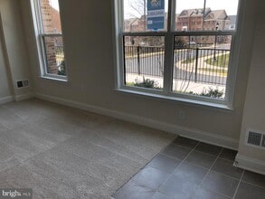 22584 Windsor Locks Square in Ashburn, VA - Building Photo - Building Photo