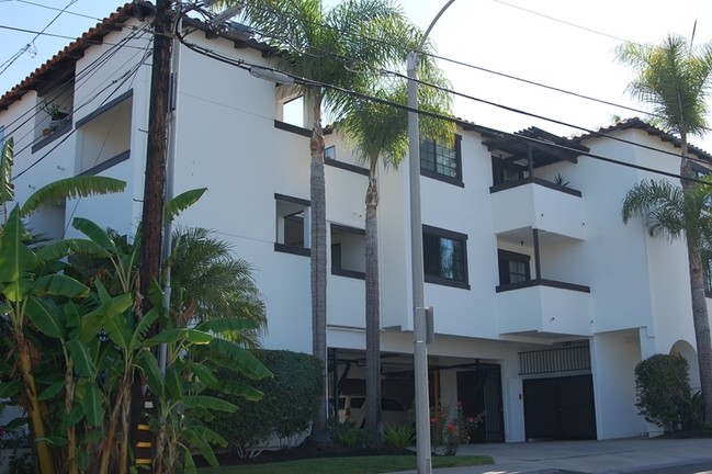 166 Avenida Serra in San Clemente, CA - Foto de edificio - Building Photo