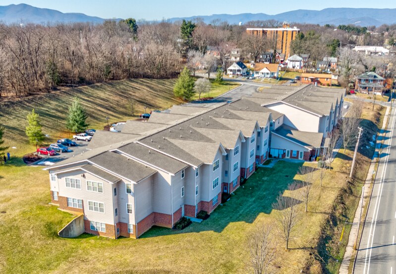 2744 Melrose Ave-Unit -3 in Roanoke, VA - Building Photo