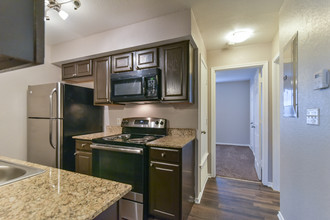 Knoll Creek Apartments in Azle, TX - Foto de edificio - Building Photo