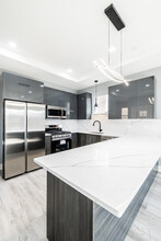 2712 24th pl in Chicago, IL - Building Photo - Interior Photo