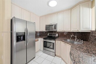 6997 W 29th Ave in Hialeah, FL - Building Photo - Building Photo