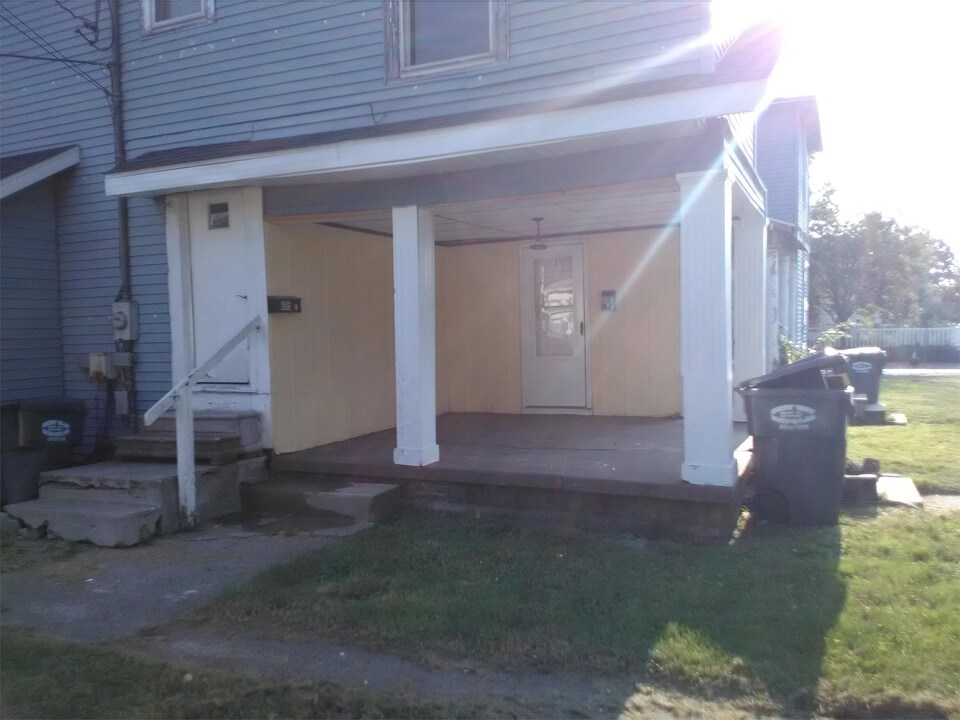 605 E 5th St-Unit -2 in Anderson, IN - Building Photo