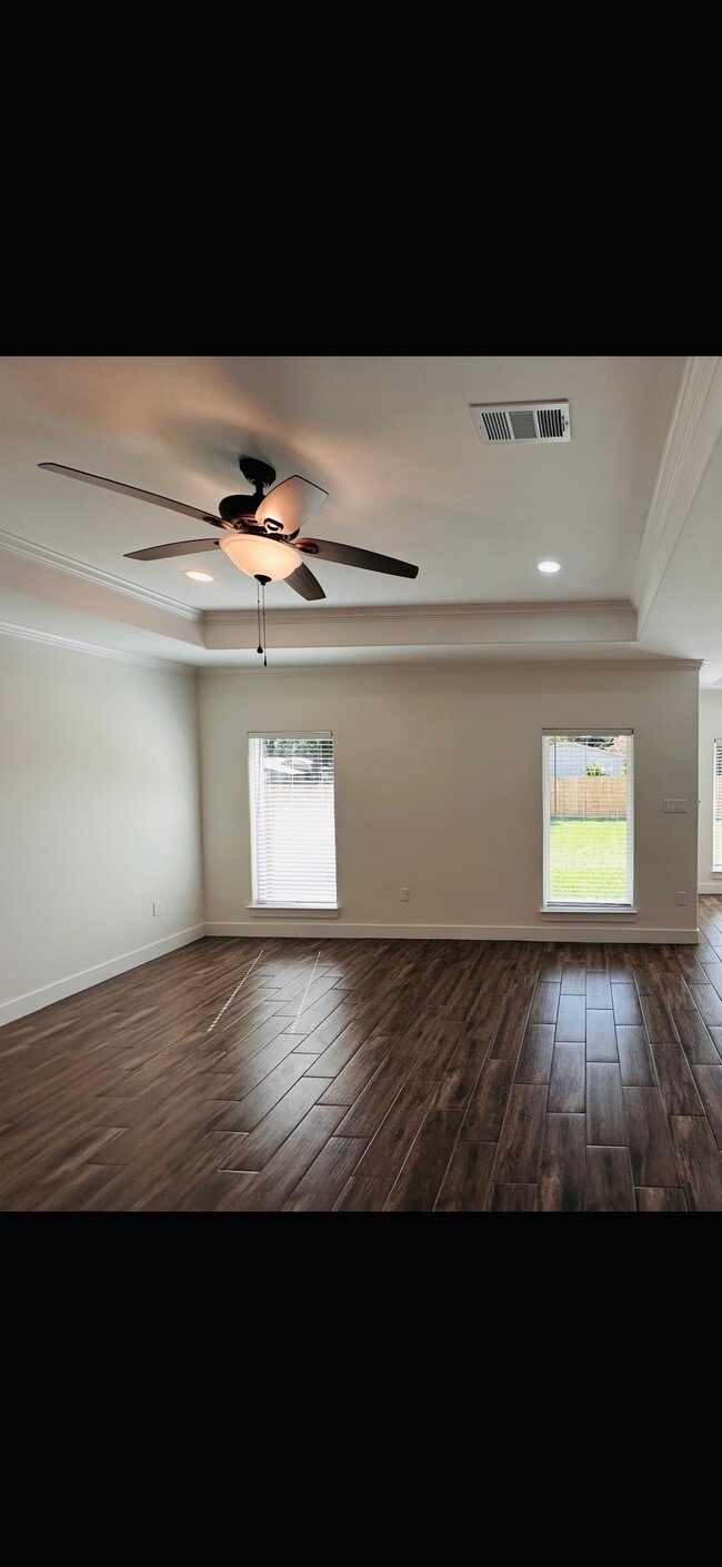 319 E 2nd St in Port Neches, TX - Building Photo - Building Photo
