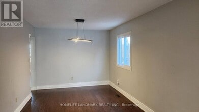 200 Forsyth Rd in Newmarket, ON - Building Photo - Building Photo