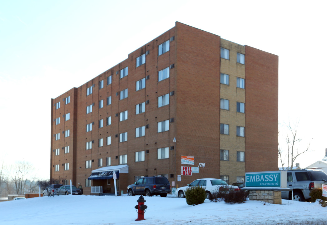 Embassy Apartments in Canton, OH - Building Photo