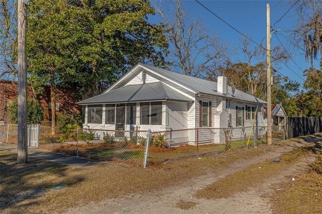 1009 K St
