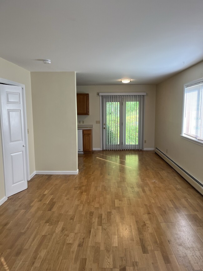 103 Village Heights Rd in Hinesburg, VT - Foto de edificio - Building Photo