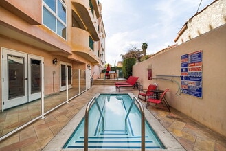 Allegro in Valley Village, CA - Foto de edificio - Building Photo