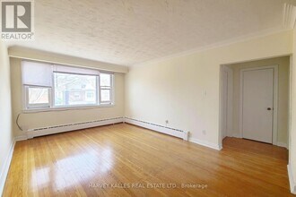 105-105 Gilmour Ave in Toronto, ON - Building Photo - Building Photo