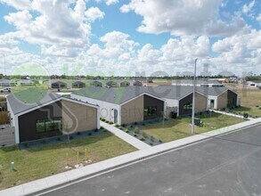 2609 2nd St-Unit -2609 Woodpecker Road Unit 2 in Weslaco, TX - Building Photo - Building Photo