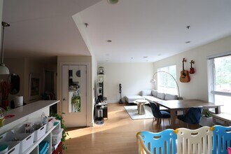 636 5th St in Hoboken, NJ - Building Photo - Building Photo