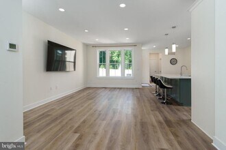 3 E Hartwick Dr in Montgomery, NJ - Building Photo - Building Photo