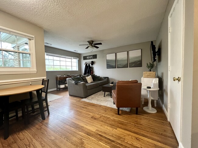 property at 1301 Richmond Pl