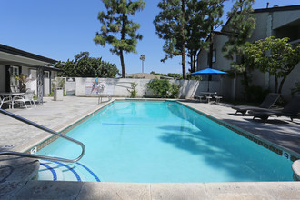 Quiet Cove Apartments in Garden Grove, CA - Building Photo - Building Photo