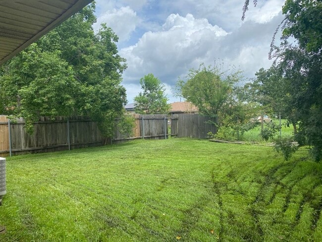 5411 Edenboro Rd in New Orleans, LA - Building Photo - Building Photo
