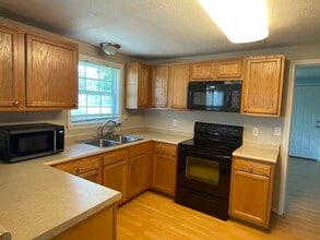 205 N Rushing St in Glennville, GA - Building Photo - Building Photo