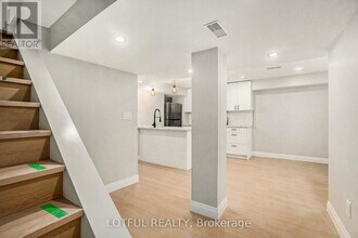 75 Dalehurst Dr in Ottawa, ON - Building Photo - Building Photo