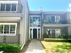 1115 N Old Woodward Ave in Birmingham, MI - Building Photo