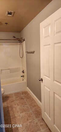 9860 S Thomas Dr photo'