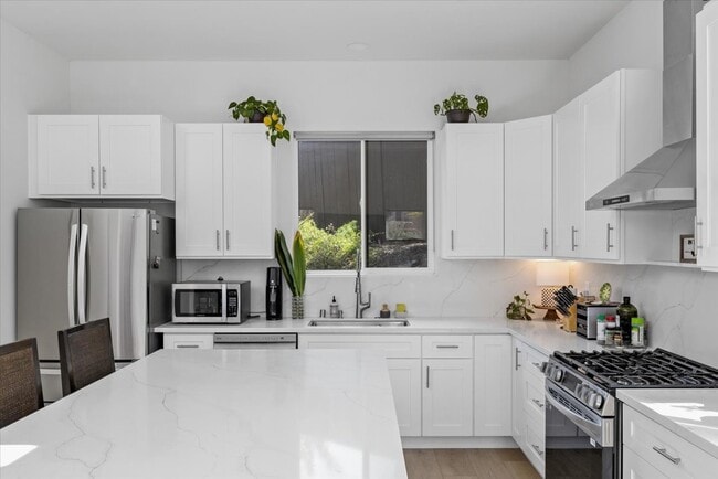 14248 Via Michelangelo, Unit 14250 in San Diego, CA - Building Photo - Building Photo