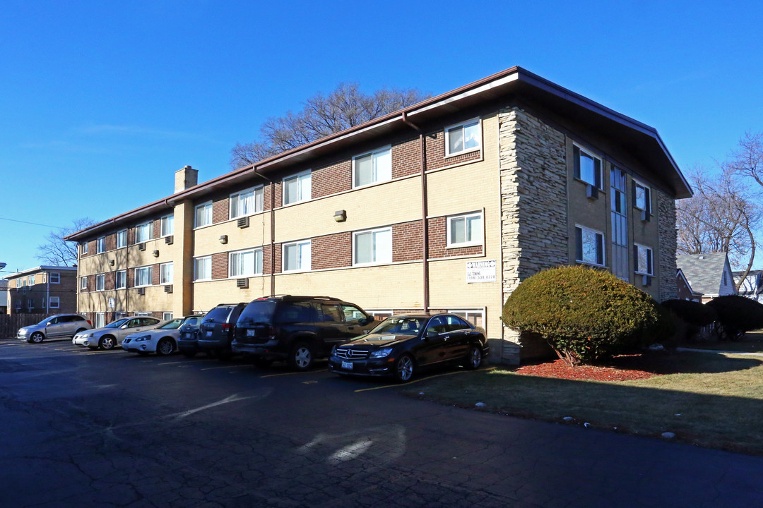 1970 N 18th Ave in Melrose Park, IL - Foto de edificio
