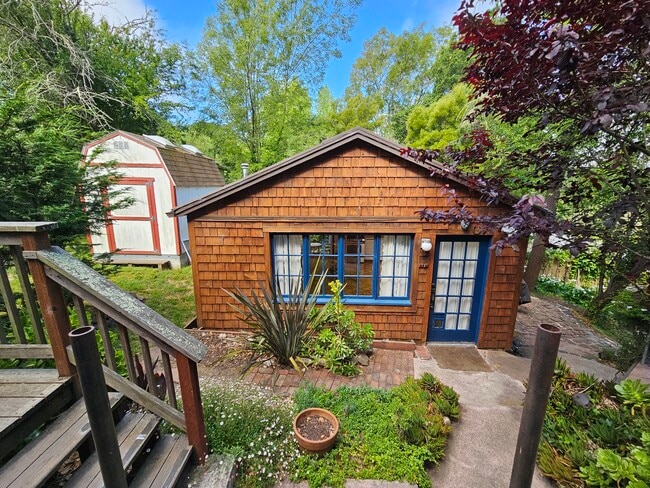 549 Vistamont Ave, Unit Cottage