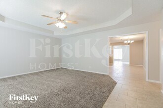 724 Bristol Dr in Raymore, MO - Building Photo - Building Photo