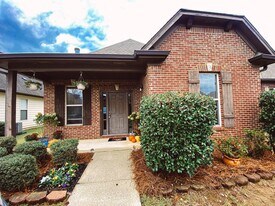 1091 Washington Dr in Moody, AL - Building Photo