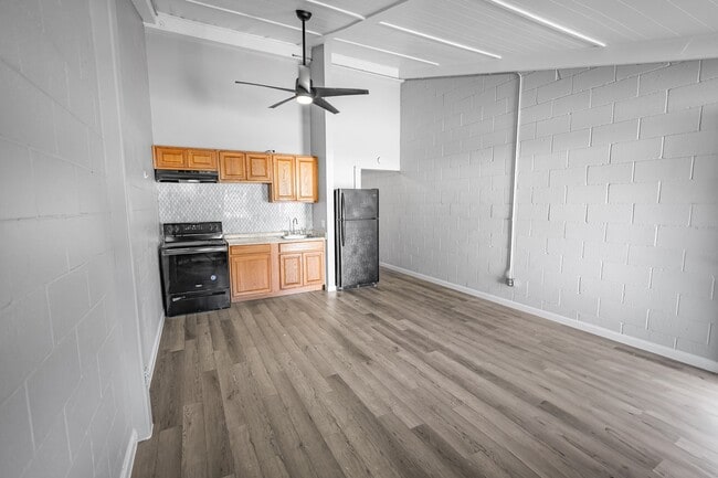 1315 Alliance St in Waller, TX - Building Photo - Building Photo