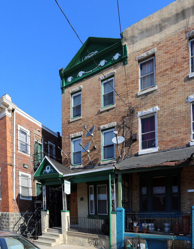 4325 Sansom St in Philadelphia, PA - Building Photo - Building Photo