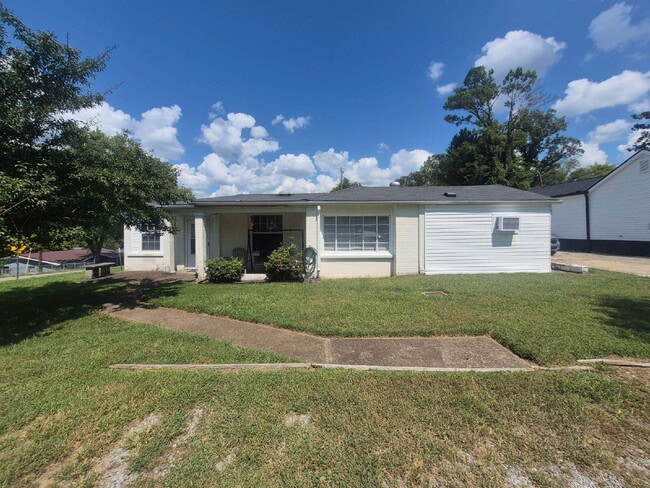 349B HICKORY HEIGHTS - 2BD-1BA Near APSU and Downtown!!!