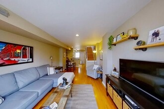 800 N Lawrence St, Unit D in Philadelphia, PA - Foto de edificio - Building Photo