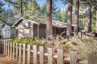 889 Tallac Ave in South Lake Tahoe, CA - Building Photo - Building Photo