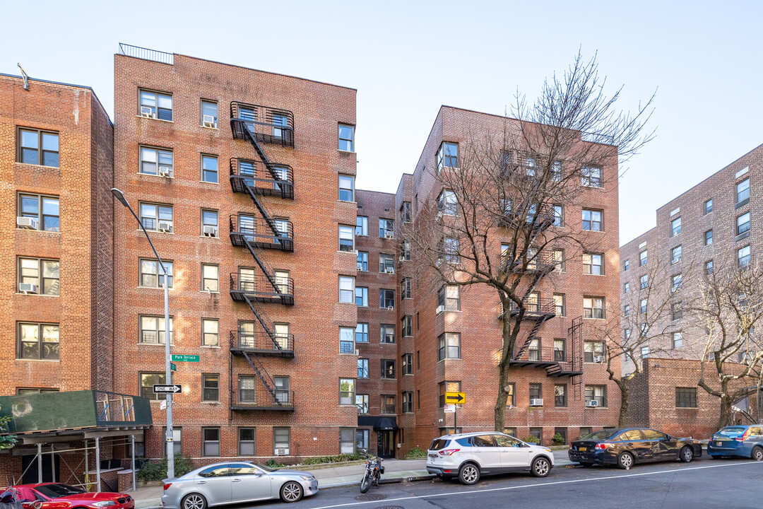 Park Terrace Arms in New York, NY - Building Photo