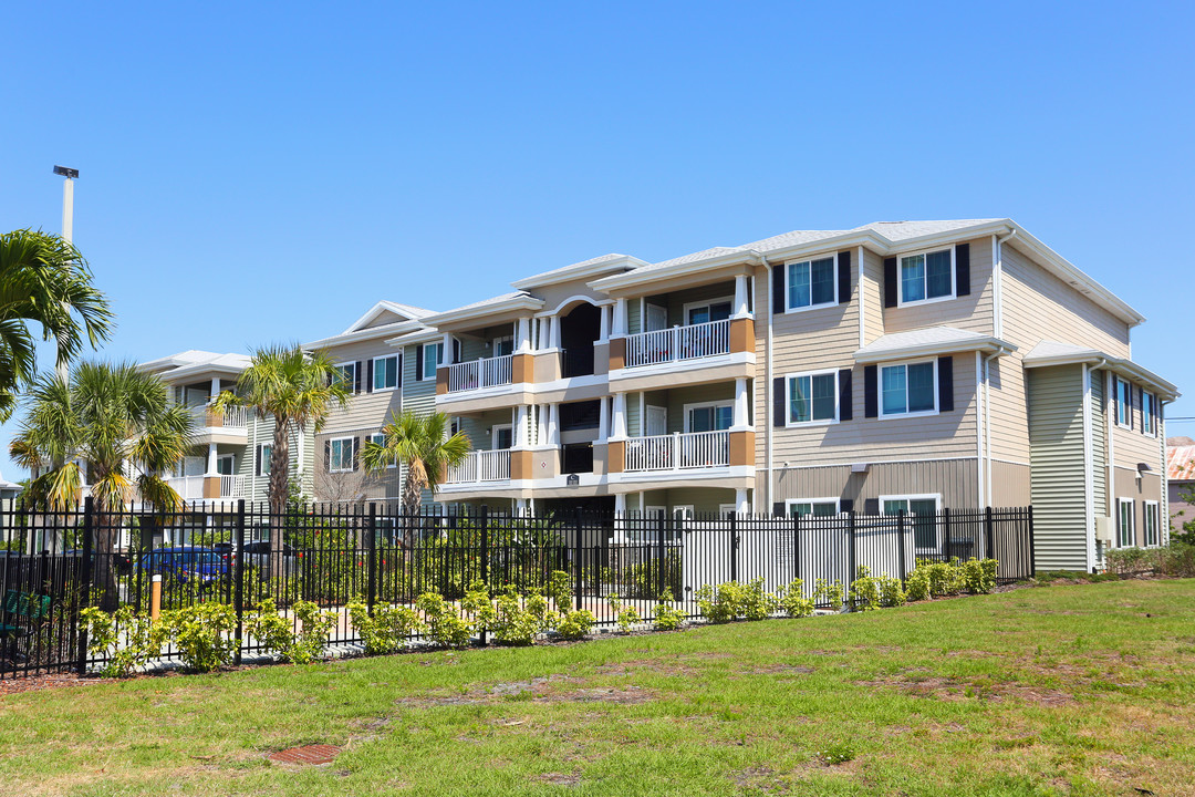 Garden Trail Apartments in Clearwater, FL - Foto de edificio