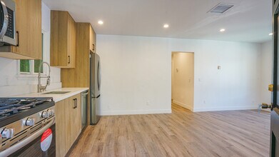 6112 Saturn St in Los Angeles, CA - Building Photo - Building Photo