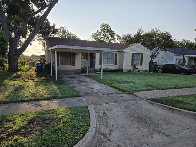 10922 Myrtice Dr in Dallas, TX - Building Photo - Building Photo