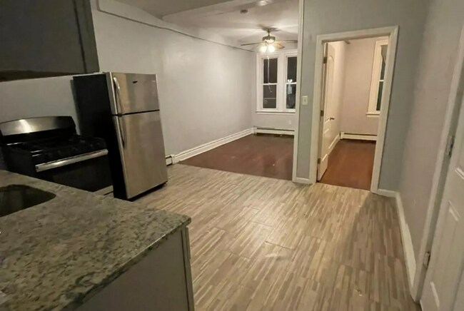 166 Lexington Ave in Jersey City, NJ - Building Photo - Building Photo