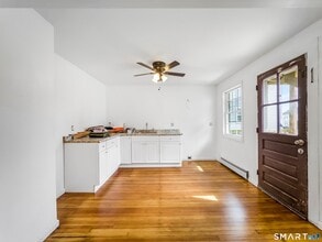 31 Loveland St in Middletown, CT - Foto de edificio - Building Photo