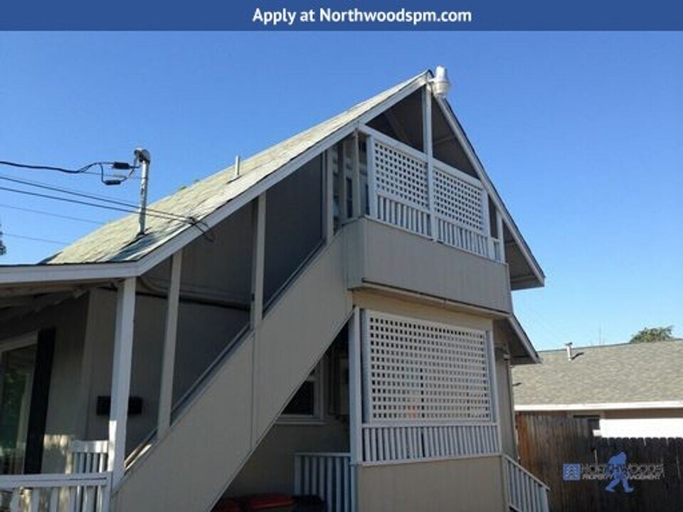 1097 Beatty St in Medford, OR - Foto de edificio