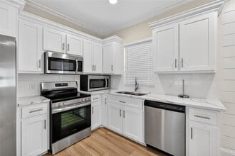 204 Palm St in St. Simons Island, GA - Building Photo - Building Photo