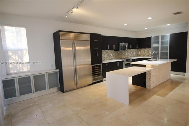10564 NW 70th Ln in Doral, FL - Building Photo - Building Photo